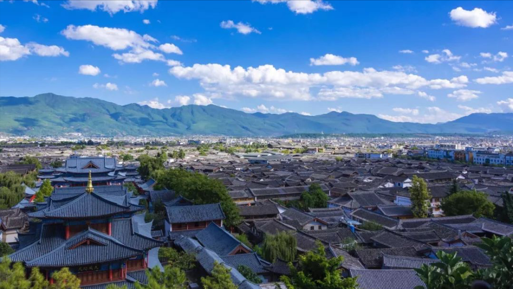 云南，风景秀丽之地，向听众朋友们问好！