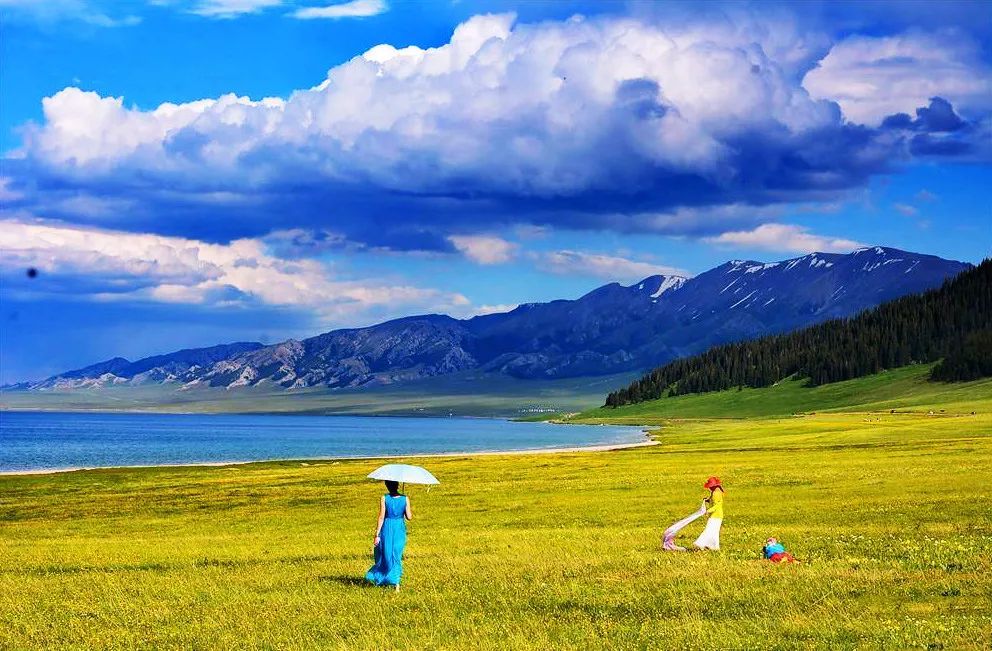 新疆,多元文化交融下的民族和谐之光